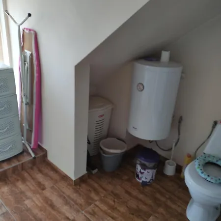 Apartment Penyrent Warna