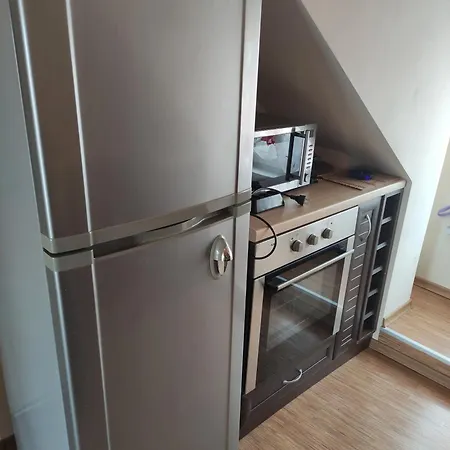 Apartment Penyrent Warna
