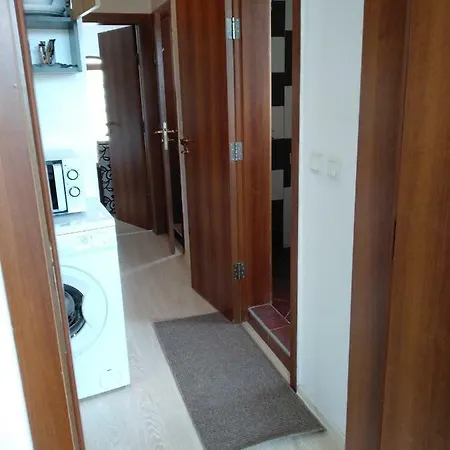 Apartment Penyrent Warna